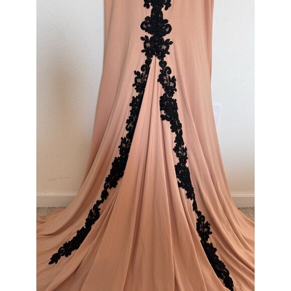 Betsy & Adam Floral Lace Woven Gown Dress Nude/Black Size 2 Low-Back Prom Tan - Picture 2 of 16